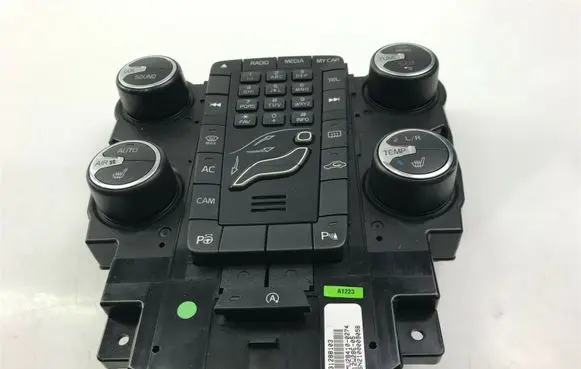 Volvo V40 Climate control unit 31288103 P1683