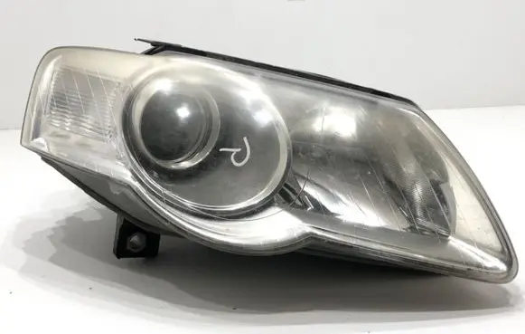 Volkswagen PASSAT B6 Headlight/headlamp