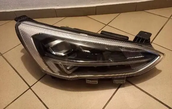 Ford Focus Headlight/headlamp JX7B-13E014-AD