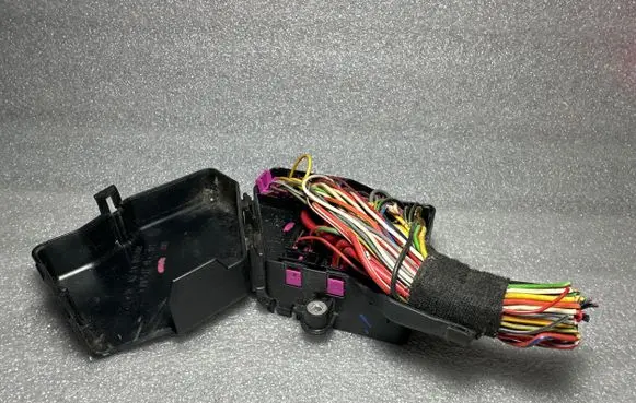 Audi A4 S4 B5 8D Fuse box set 8D1941824