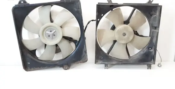 Toyota RAV 4 (XA20) Fan set 1227506201 1636323030