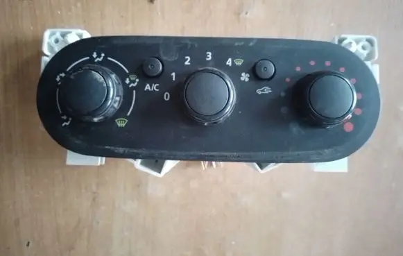 Renault Trafic III (X82) Climate control unit