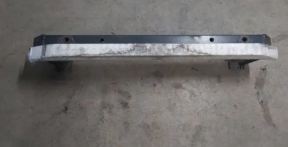 Toyota Avensis T270 Front bumper cross member 5261105010