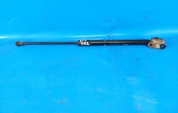 Toyota Prius xw60 Shock absorber/damper mounting bracket 689500W860