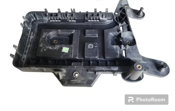 Volkswagen Caddy Battery tray 1K0915333H