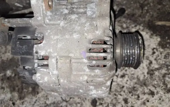 Volkswagen PASSAT B6 Generator/alternator 021903026