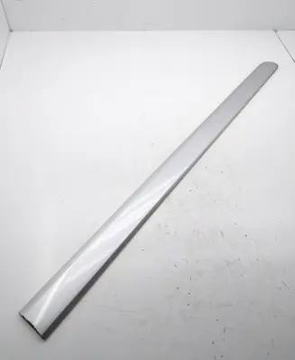 Opel Zafira B Front door trim (molding) 13137773