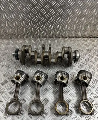 Volkswagen Caddy Crankshaft 04L105263D 0171A