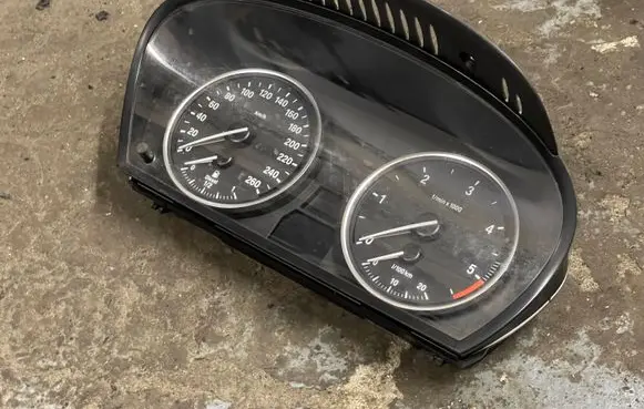 BMW 5 E60 E61 Speedometer (instrument cluster) 62119153755 110080213