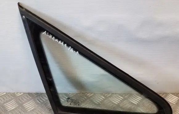 Seat Alhambra (Mk1) Front triangle window/glass 