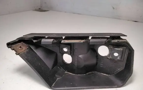 Volvo V50 Front bumper mounting bracket 30655875