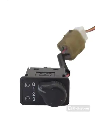Subaru Forester SF Headlight level height control switch