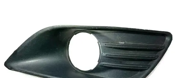 Ford Focus Front fog light trim/grill 8M5119952AE