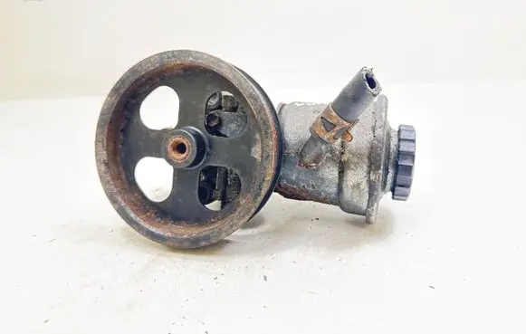 Toyota Avensis T250 Power steering pump