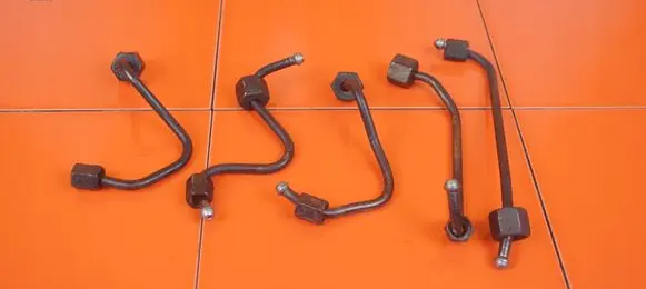 Alfa Romeo Giulietta Fuel injector supply line/pipe 55250536 14MB15