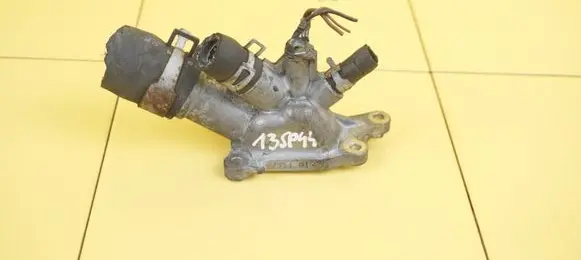 Honda Insight Thermostat/thermostat housing LDA3