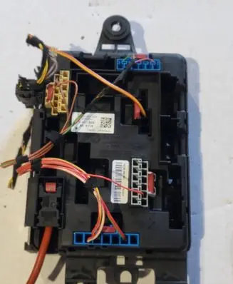 BMW 1 F20 F21 Fuse module 9261111