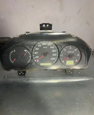 Mazda MPV Speedometer (instrument cluster) LD6355430 1575107500