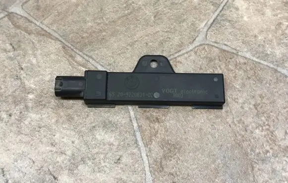 BMW 7 F01 F02 F03 F04 Keyless system antenna 9220831