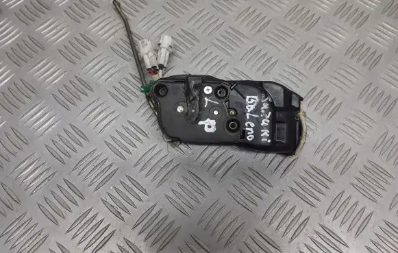 Suzuki Baleno EG Front door lock
