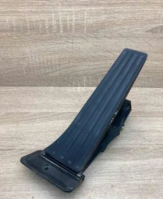 BMW 5 F10 F11 Accelerator throttle pedal 6789998 25916010