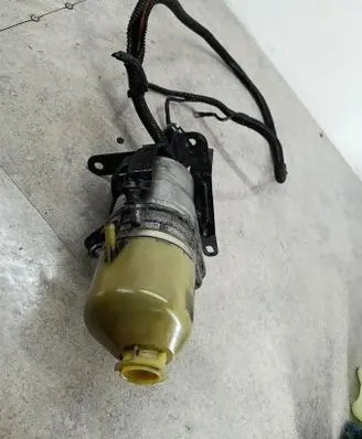 Opel Meriva B Power steering pump 