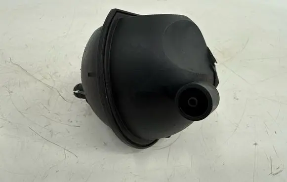 Volkswagen PASSAT B6 Vacuum air tank 7M0129808