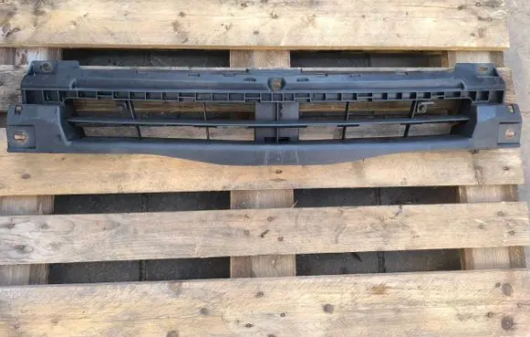 Opel Vivaro Front bumper mounting bracket 620300101R 66036 93856003