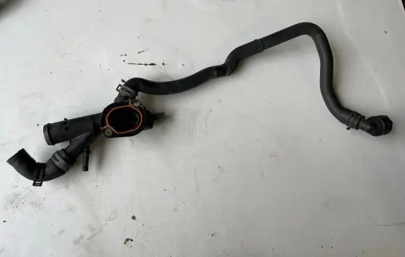 Volkswagen PASSAT B7 Engine coolant pipe/hose 3AA122157 03L121131AA