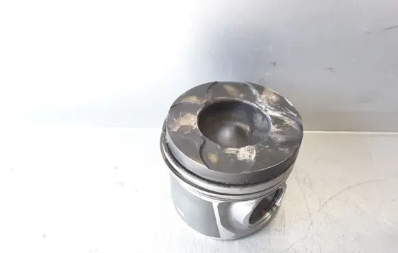 Volvo V60 Piston 