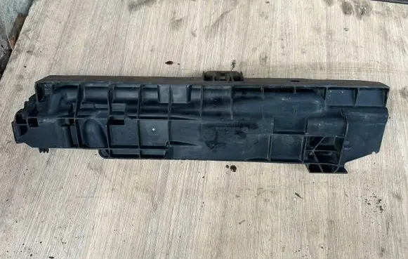 Radiator mount bracket