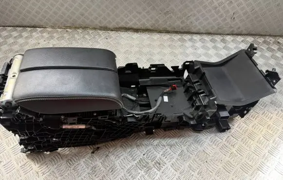 Land Rover Range Rover Velar Center console