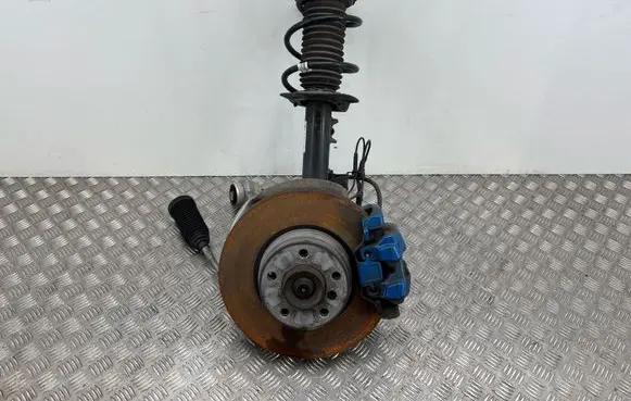BMW 4 F32 F33 Front wheel hub spindle knuckle 6868661
