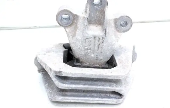 Renault Zoe Engine mount bracket 112847590R
