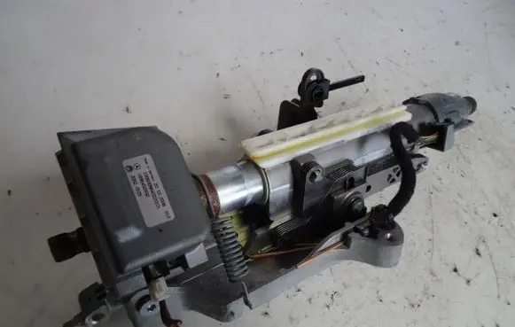 Mercedes-Benz B W245 Steering wheel axle 1695452932