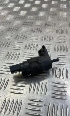 Audi A4 S4 B9 Windscreen/windshield washer pump 8K9955647