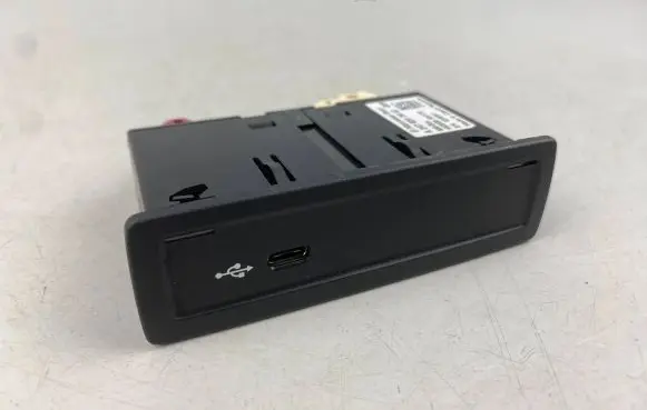 Mercedes-Benz CLA C118 X118 USB socket connector A2478203902