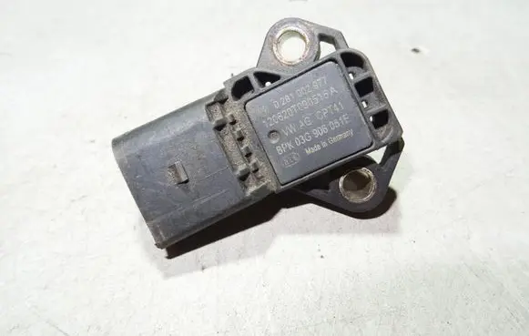 Volkswagen PASSAT B7 Air pressure sensor 0281002977 03G906051E