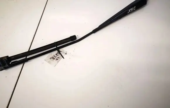 Skoda Octavia Mk2 (1Z) Front wiper blade arm 1z1955410