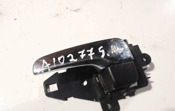 Mitsubishi Outlander Rear door interior handle mn105350