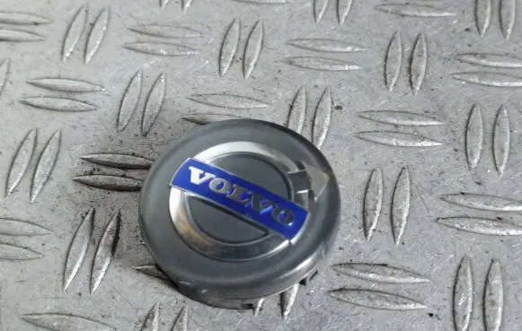 Volvo V40 Original wheel cap 30748052 30666913