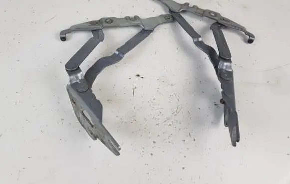 Audi A6 S6 C5 4B Tailgate/trunk/boot hinge