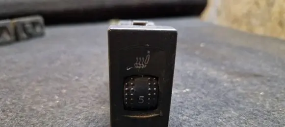 Volkswagen PASSAT B5.5 Seat heating switch 3B0963564C