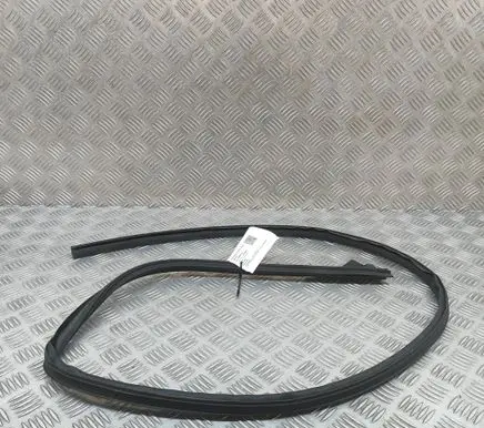 Tesla Model Y Rubber seal front coupe door 149767700B