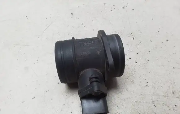 Skoda Octavia Mk2 (1Z) Mass air flow meter 0281002531 038906461B