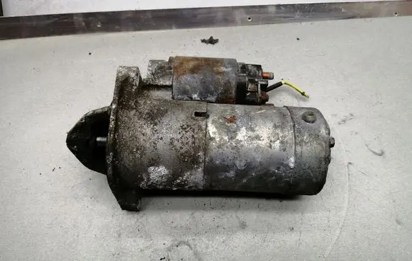 Opel Insignia A Starter motor 55353857 M001T30071