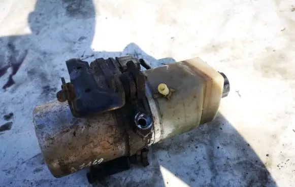 Ford Focus Power steering pump c6s4b