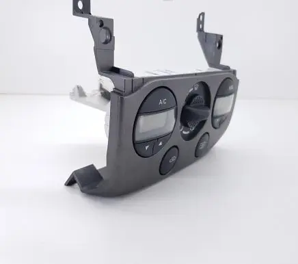 Nissan Primera Climate control unit 275109F600