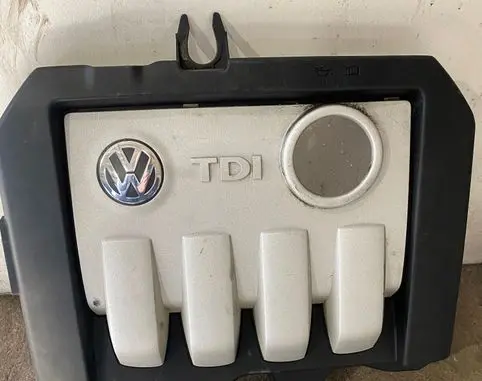 Volkswagen PASSAT B6 Engine cover (trim)
