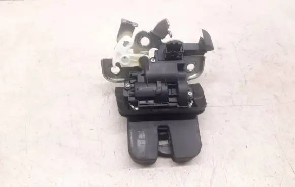 Audi A6 S6 C6 4F Tailgate/trunk/boot lock/catch/latch